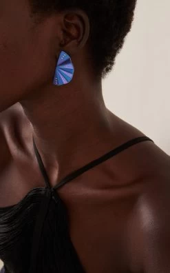 Exclusive Geisha Bare Titanium 18K Gold Diamond Earrings