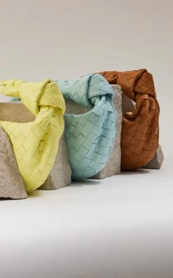 Bottega Veneta The Teen Jodie Intrecciato Leather Bag -Lady Fashion Store bottega veneta brown teen jodie intrecciato 15 nappa 19 2