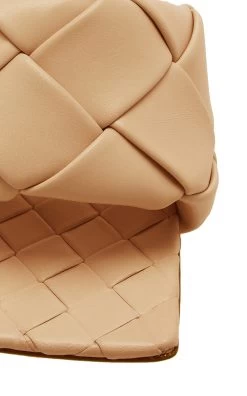 Bottega Veneta The Lido Intrecciato Leather Sandals -Lady Fashion Store bottega veneta neutral intrecciato leather slide sandals 4