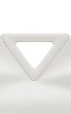 Bottega Veneta The Point Medium Pouch 15 Bottega Veneta The Point Medium Pouch -Lady Fashion Store bottega veneta white triangle top handle leather large pouch 6