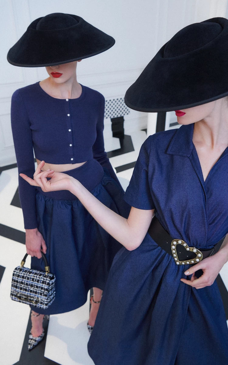 Carolina Herrera A-Line Stretch Denim Midi Shirt Dress 6 Carolina Herrera A-Line Stretch Denim Midi Shirt Dress - Image 4