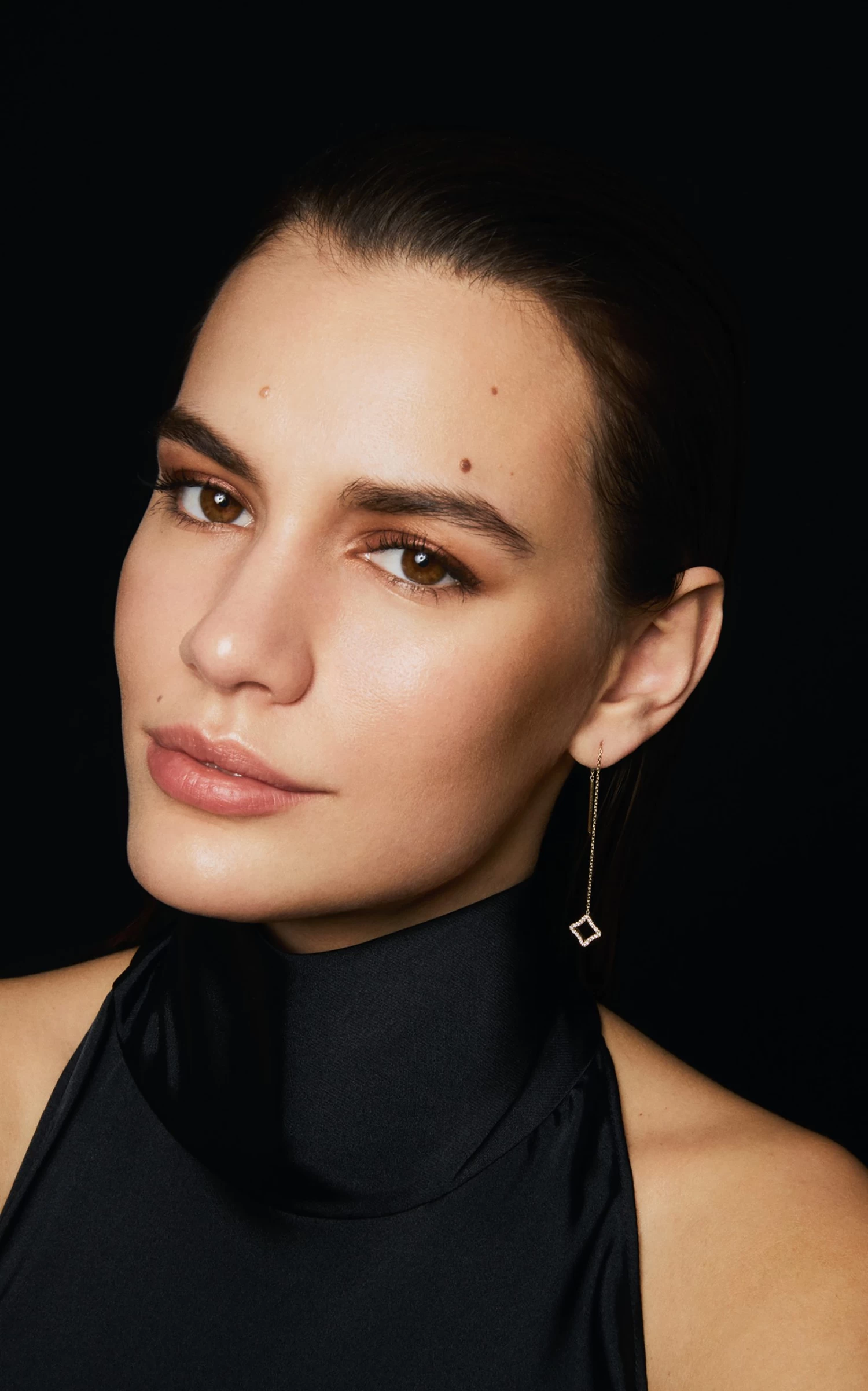 Allure Mismatched 18k Yellow Gold Diamond Earrings 6 Allure Mismatched 18k Yellow Gold Diamond Earrings - Image 4