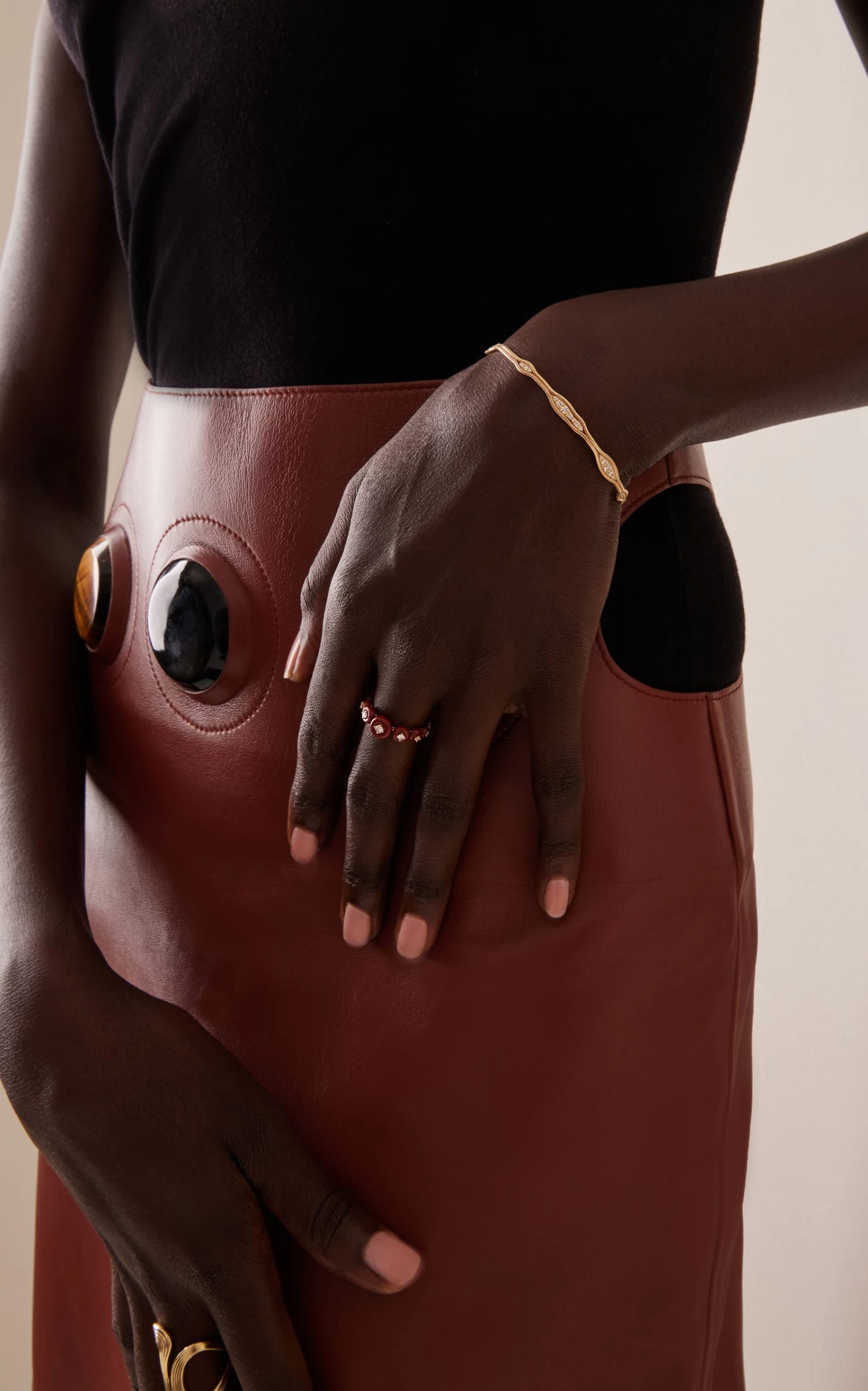 The Fluid Diamonds 18K Yellow Gold And Diamond Bracelet 4 The Fluid Diamonds 18K Yellow Gold And Diamond Bracelet - Image 2