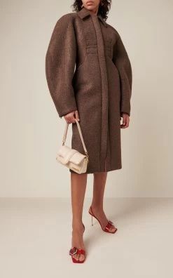 Jacquemus Croissant Woven Coat 8 Jacquemus Croissant Woven Coat -Lady Fashion Store jacquemus brown le manteau croissant 1