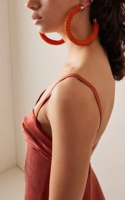 Jacquemus Les Creoles Raffia Hoop Earrings -Lady Fashion Store jacquemus orange les creoles raphia 2