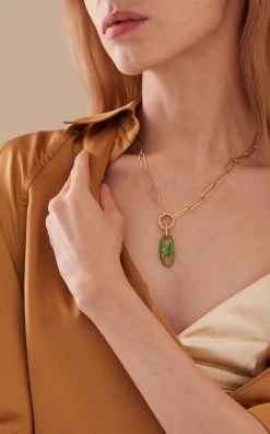 The Small Emerald Anchor Link 18K Yellow Gold And Emeralds Charm