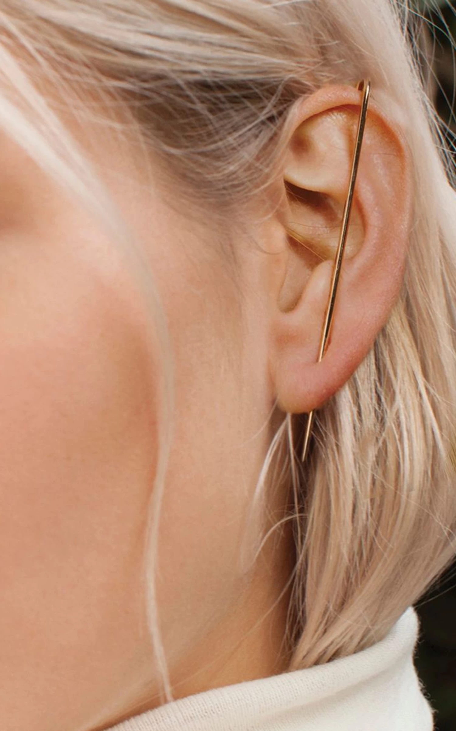 18K Yellow Gold Thread Single Ear Pin 3 18K Yellow Gold Thread Single Ear Pin