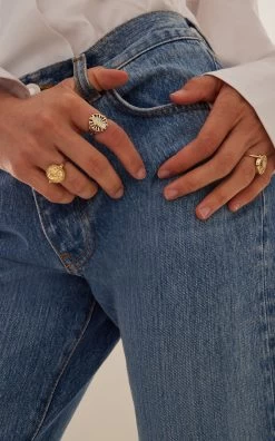 Virgin Mary 18K Gold Diamond Ring