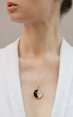 The Kiss 18K Yellow Gold Pendant Necklace