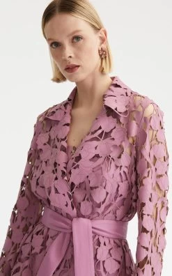 Oscar De La Renta Lasercut Tulip Leather Short Trench Coat 13 Oscar De La Renta Lasercut Tulip Leather Short Trench Coat -Lady Fashion Store oscar de la renta pink lasercut tulip leather short trench coat 4