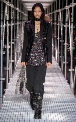 Paco Rabanne M Tote Bag -Lady Fashion Store paco rabanne clear m tote bag 2 3