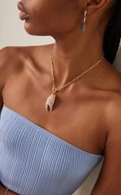 Agate Crab Pincer 18K Gold Diamond Pendant