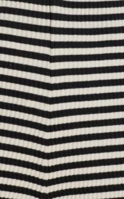 The Frankie Shop Exclusive Martina Stripe Knit Shorts -Lady Fashion Store the frankie shop stripe steffi stripe knit short 3