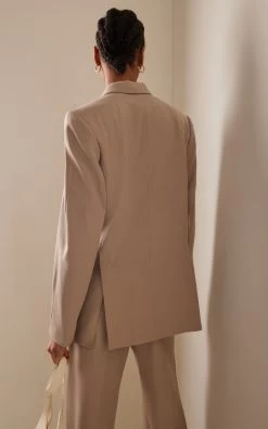 Toteme Double-Breasted Wool Blazer 8 Toteme Double-Breasted Wool Blazer -Lady Fashion Store toteme neutral double breasted vent blazer 2