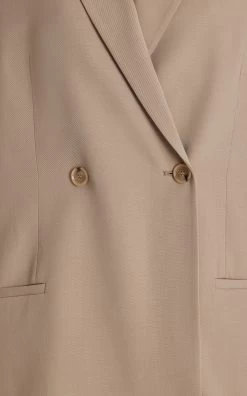 Toteme Double-Breasted Wool Blazer 9 Toteme Double-Breasted Wool Blazer -Lady Fashion Store toteme neutral double breasted vent blazer 3