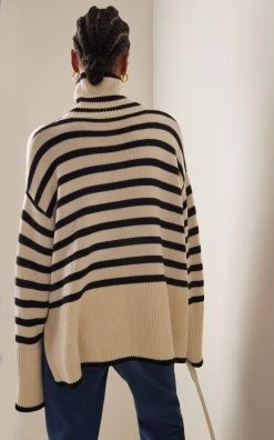 Toteme Signature Stripe Wool-Cotton Turtleneck Sweater 8 Toteme Signature Stripe Wool-Cotton Turtleneck Sweater -Lady Fashion Store toteme neutral signature stripe turtleneck 2