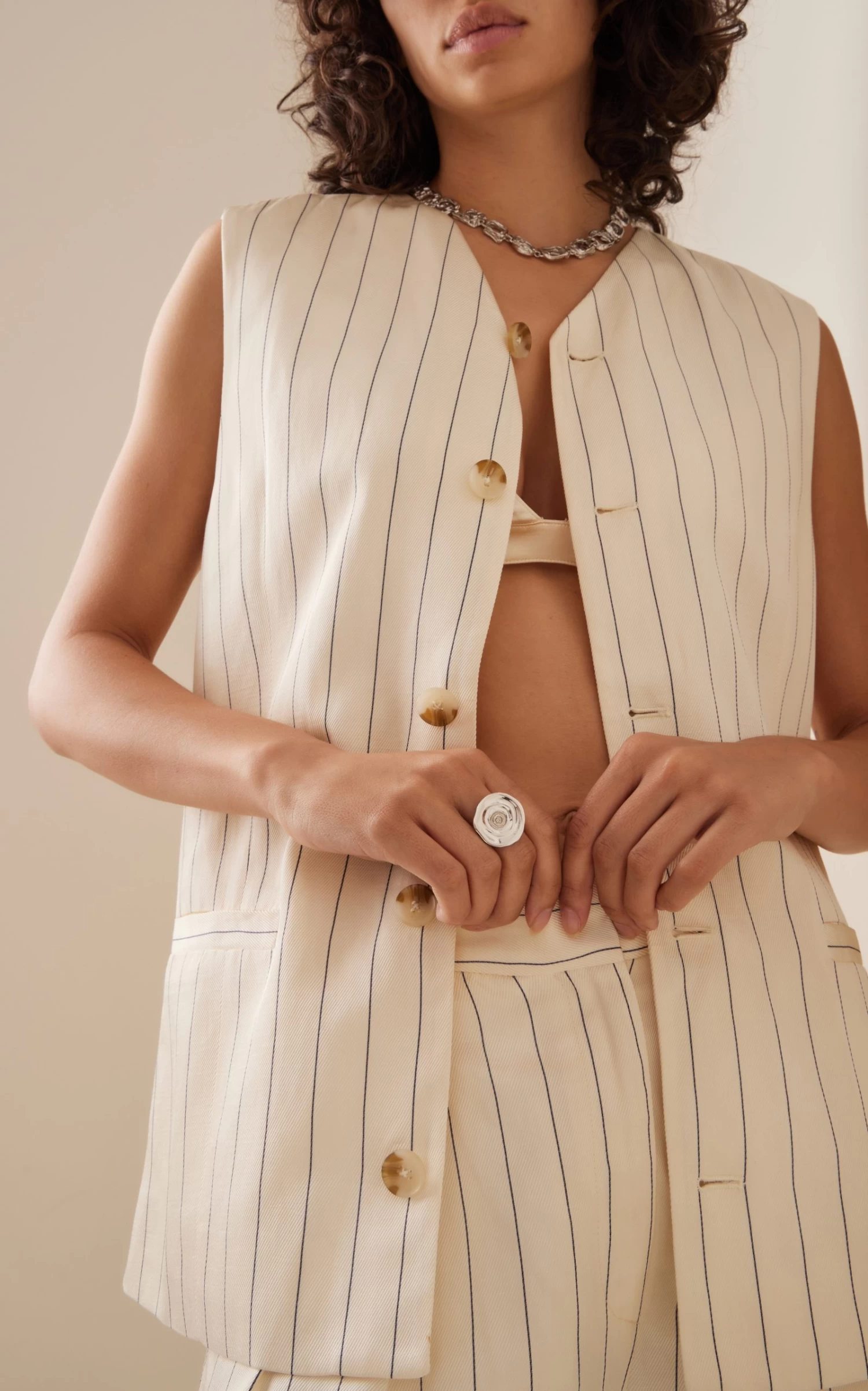 The Narcissus Platinum-Plated 925 Silver Ring 3 The Narcissus Platinum-Plated 925 Silver Ring